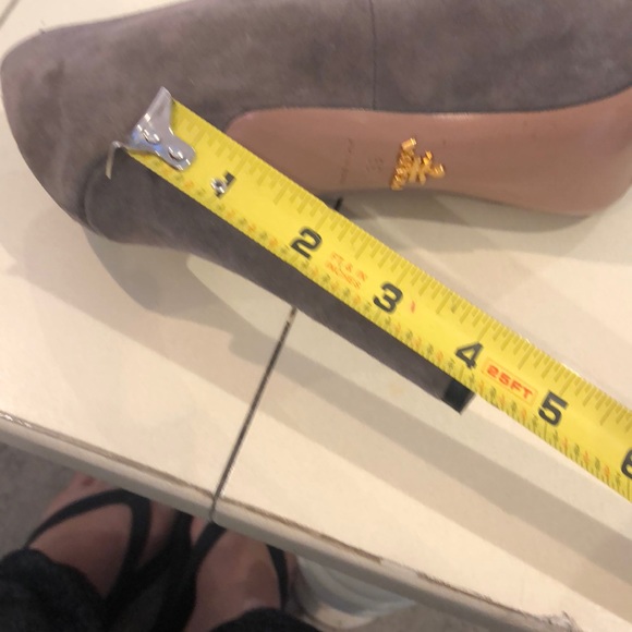 Prada pumps - Picture 5 of 6